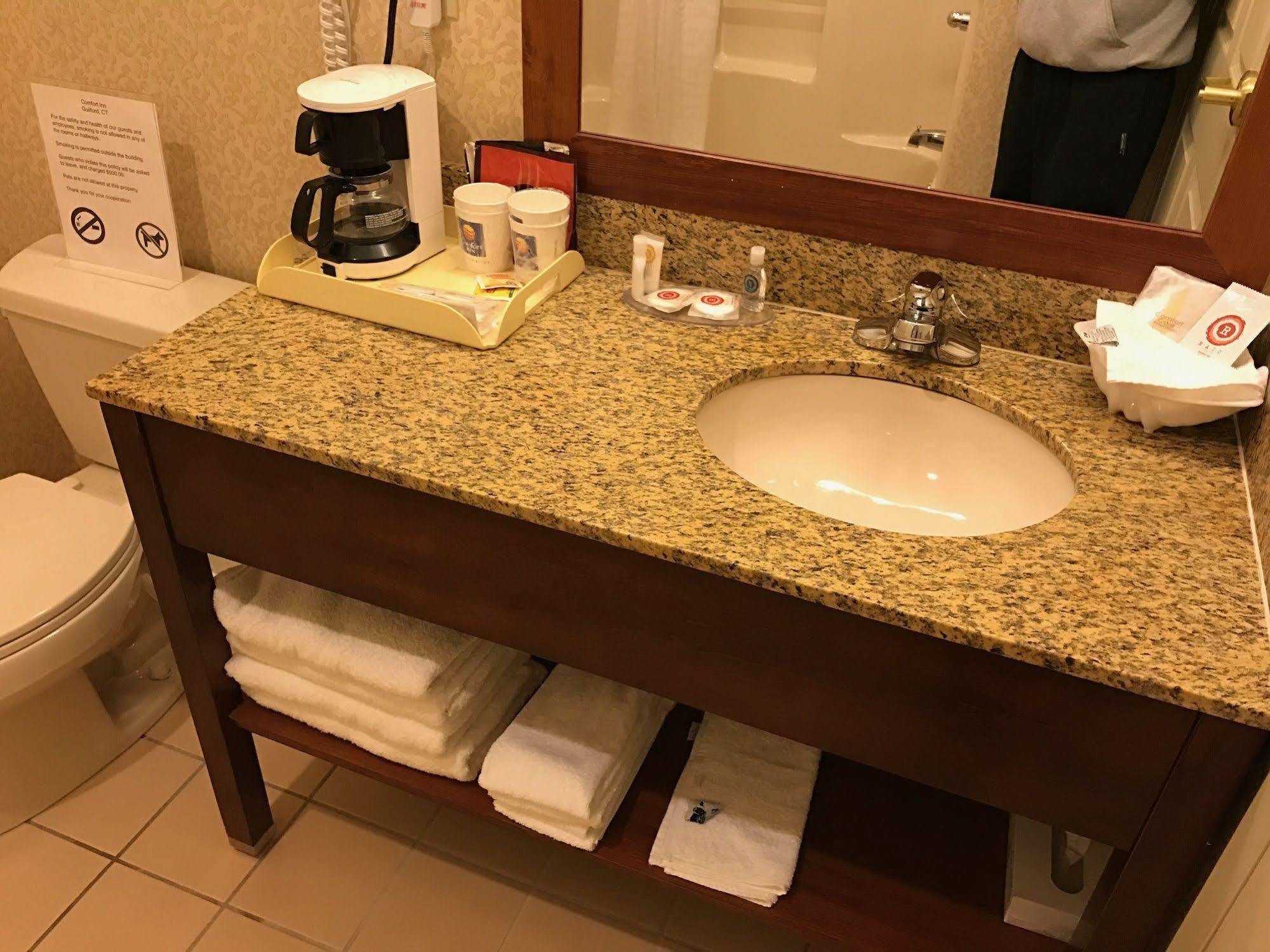 Comfort Inn Guilford Near I-95 Ngoại thất bức ảnh