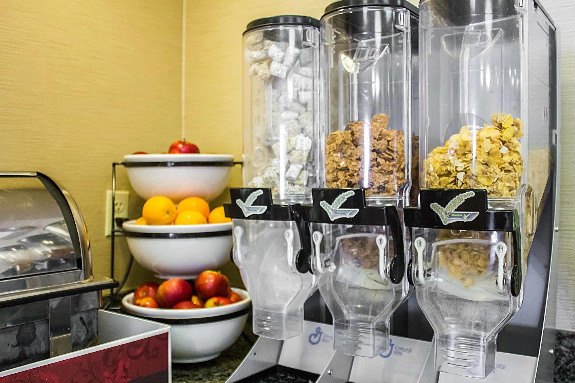 Comfort Inn Guilford Near I-95 Ngoại thất bức ảnh